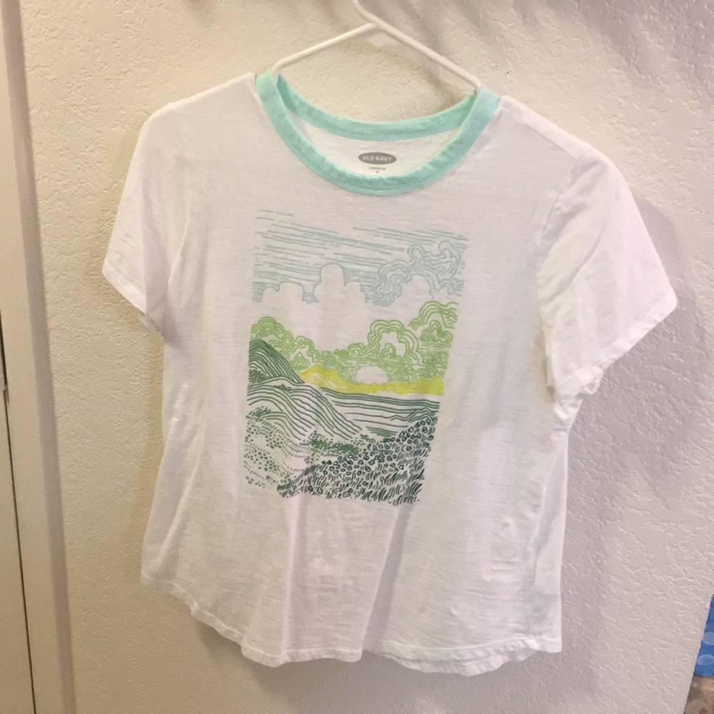 Old Navy graphic tee